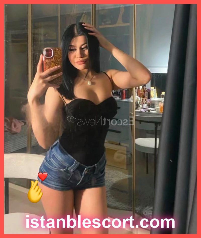 Dicle, 27 — Güven showcase card